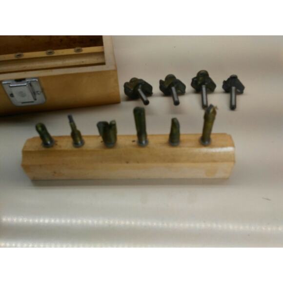 10 Router Bits In Case - Most - NEW - 4 with Ball Bearing Guides - Picture 2 of 12
